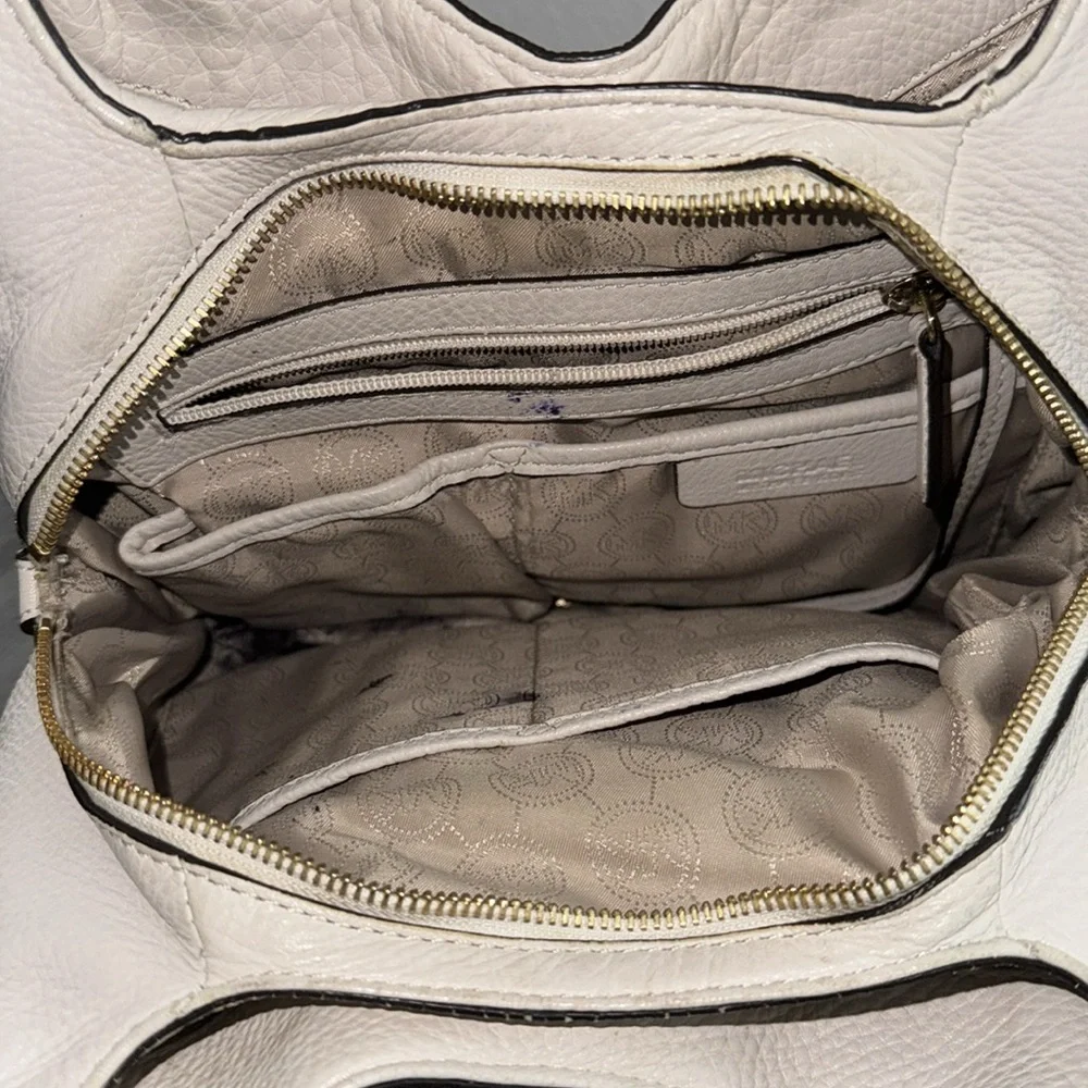 MICHAEL KORS Cream Leather Shoulder Bag